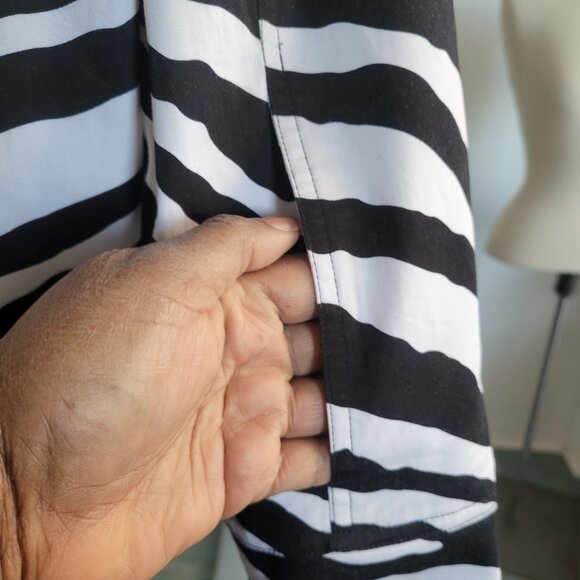 Patrick Christopher Black & White Geometric Open Front Lined Jacket (Size 2X) - Picture 7 of 14